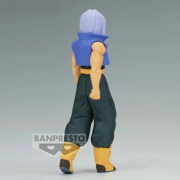 Figurine de Trunks aux cheveux longs et posture déterminée