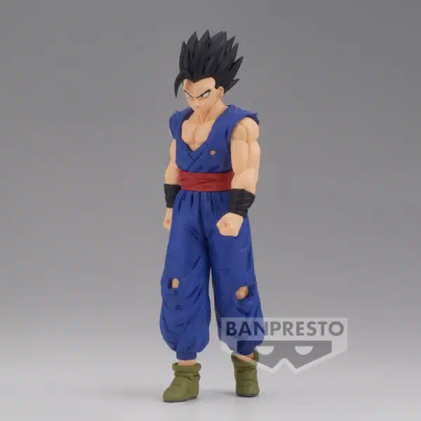 La figurine en PVC d'Ultimate Gohan, issue de la série Solid Edge Works Vol.14, capture avec maestria l'une des formes les plus puissantes de Son Gohan, telle qu'elle est révélée après que le Vieux Kaïô Shin ait libéré son potentiel latent.